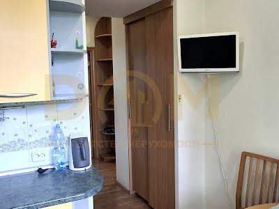 квартира за адресою Черняховського вул., 12
