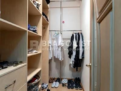 квартира за адресою Старонаводницька вул., 6-Б