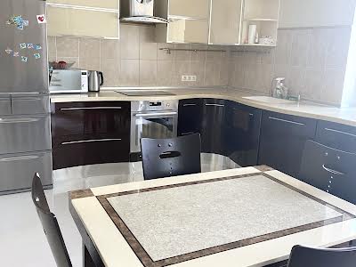 квартира за адресою Дніпровська набережна вул., 19