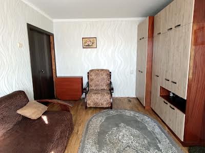 квартира за адресою вул. Небесної Сотні, 24