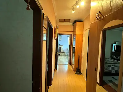 будинок за адресою Листопадна вул., 1а
