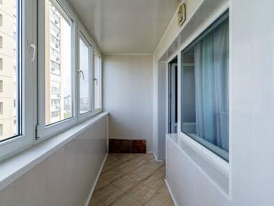 квартира по адресу Дарницкий бульв., 10а