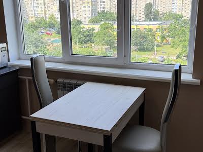 квартира за адресою Прирічна вул., 17