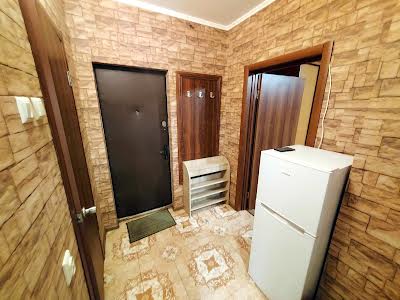 квартира за адресою Райдужна вул., 41