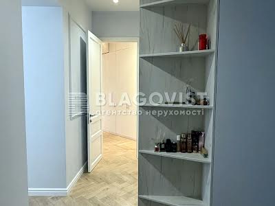 квартира по адресу Авиаконструктора Антонова ул., 2/32