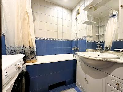 квартира за адресою дека, 12/37
