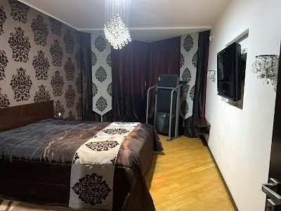 квартира за адресою Срібнокільська вул., 1