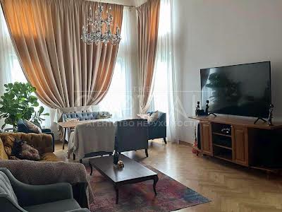 будинок за адресою Леоніда Каденюка