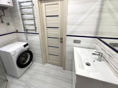 квартира за адресою Драгоманова вул., 10