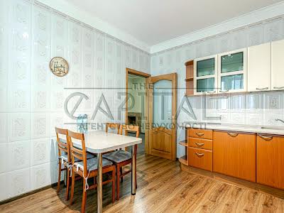 квартира за адресою Андрія Верхогляда вул. (Михайла Драгомирова), 4