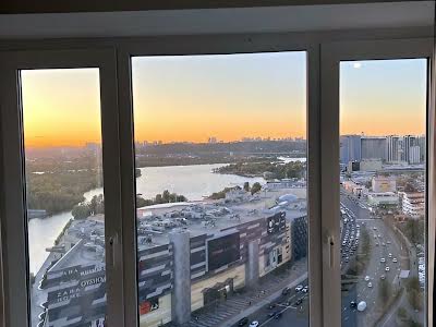 квартира за адресою Анни Ахматової вул., 47