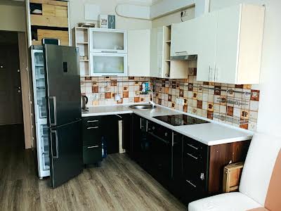 квартира за адресою Петрицького, 15а