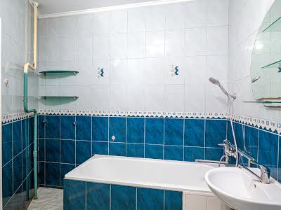 квартира по адресу Урловская ул., 15