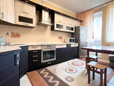 квартира по адресу Голосеевская ул., 13