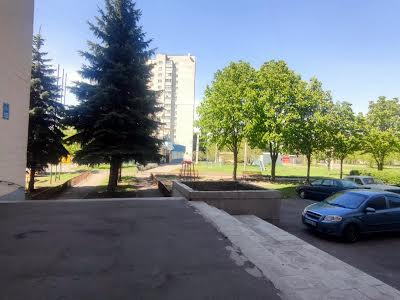 квартира за адресою Роганська вул., 152