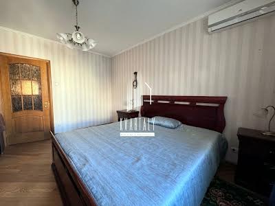 квартира за адресою Федора Ернста вул., 8