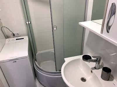 квартира за адресою Машинобудівна вул., 41