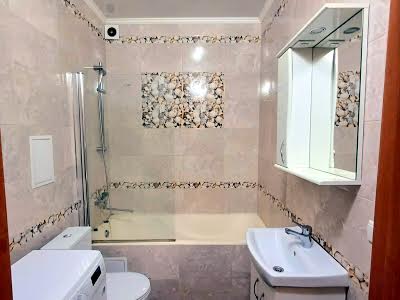 квартира за адресою Братська вул., 12