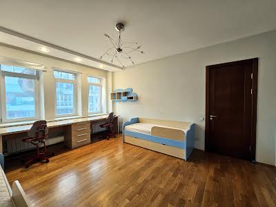квартира за адресою Панаса Мирного вул., 8