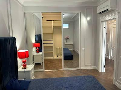 квартира по адресу Кловский спуск, 7
