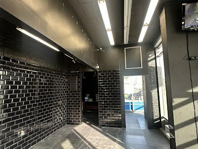 коммерческая по адресу Трускавецкая ул., 8