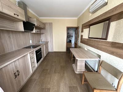 квартира за адресою Дніпровська набережна вул., 1-А