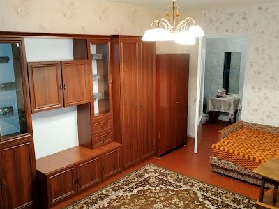 квартира за адресою Академіка Єфремова вул. (Командарма Уборевича), 13