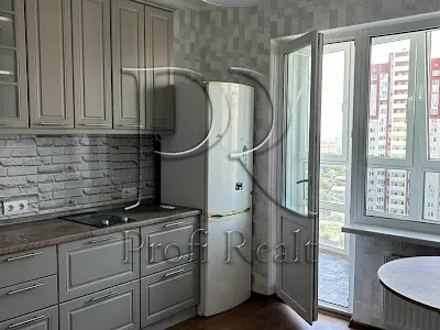 квартира за адресою Софії Русової вул., 7