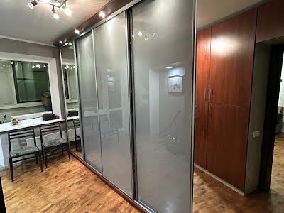 квартира за адресою Миколи Закревського вул., 17