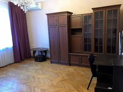 квартира за адресою Почайнинська вул., 45/48