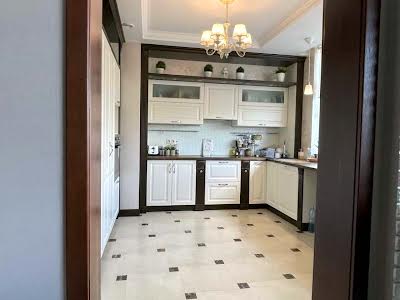 квартира за адресою Анни Ахматової вул., 22