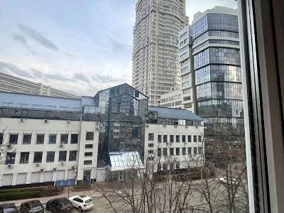 кімната за адресою Кловський узвіз, 12