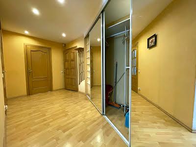 квартира за адресою Павла Тичини просп., 8