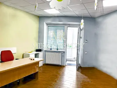 комерційна за адресою Володимира Івасюка просп. (Героїв Сталінграду), 6
