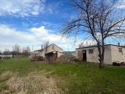 дом по адресу с. Лукьяновка, Центральна