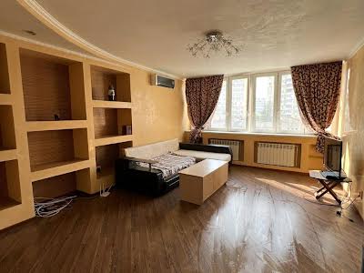 квартира за адресою Срібнокільська вул., 1