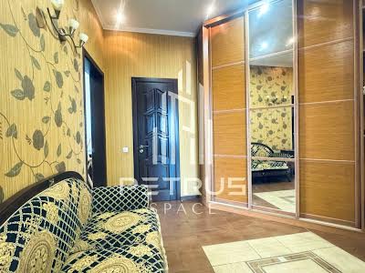 квартира за адресою Урлівська вул., 16/37