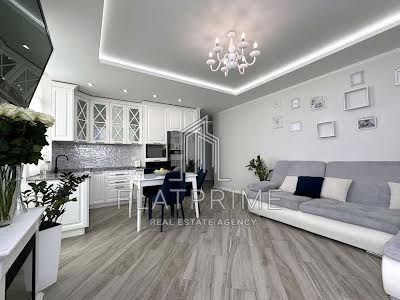 квартира за адресою Сім'ї Кульженків вул. (Петра Дегтяренка), 31-А