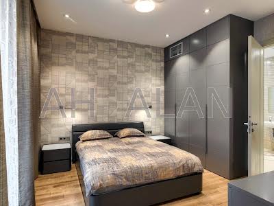 квартира за адресою Шота Руставелі вул., 27