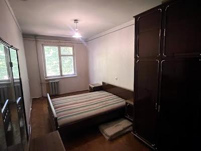 квартира за адресою Космонавтів вул., 48