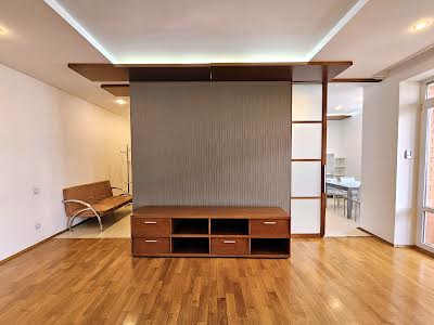 квартира за адресою Панаса Мирного вул., 8