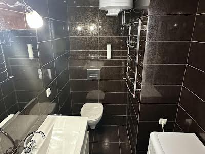 квартира за адресою Василя Симоненка вул., 5а