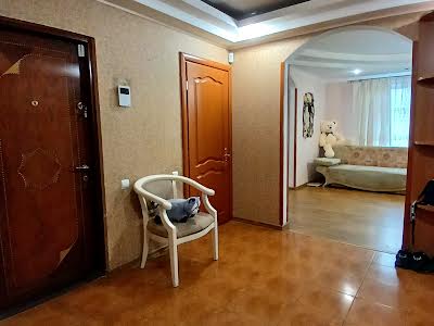 квартира за адресою Анни Ахматової вул., 43