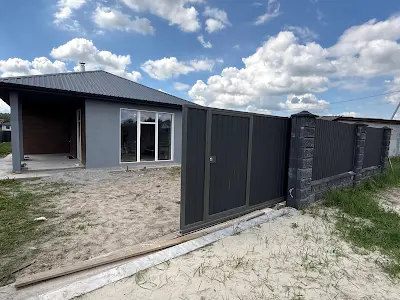 будинок за адресою Героїв Небесної Сотні