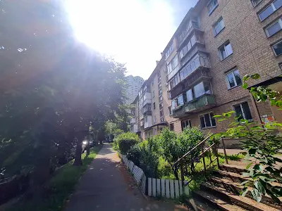 квартира за адресою Серпова вул., 1