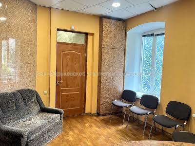 комерційна за адресою Потебні вул., 2