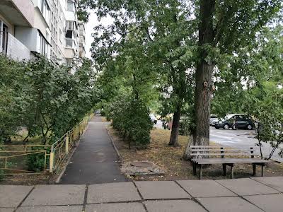 квартира за адресою Київ, Прирічна вул., 19
