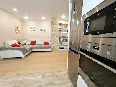 квартира за адресою Білоруська вул., 36А