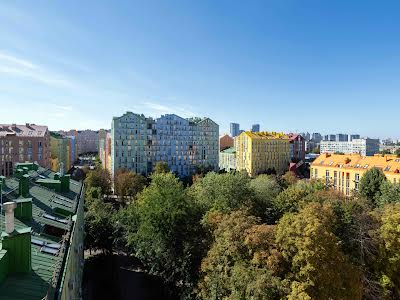 квартира за адресою Регенераторна вул., 4