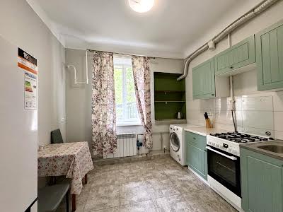 квартира за адресою Погранична, 248А